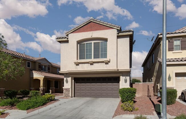 HUGE 4 BEDROOM, 2.75 BATH HOME IN NORTH WITH POOL & SPA