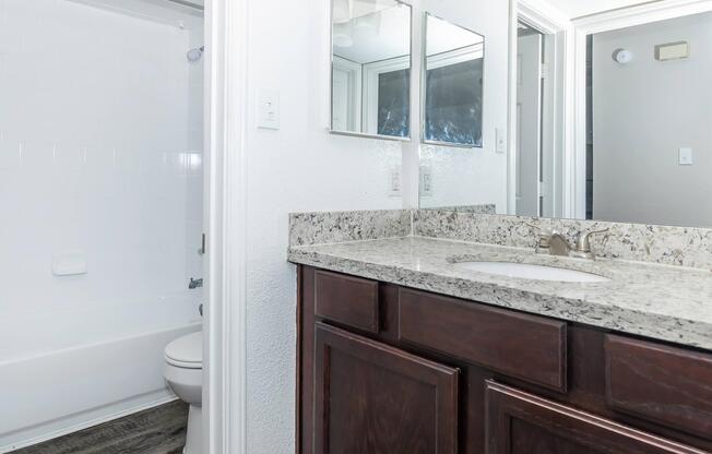 1 bed, 1 bath, 699 sqft, $779