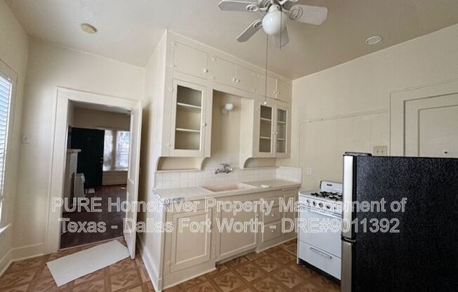 3762 W 7th Street