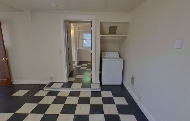 2 beds, 1 bath, $1,450