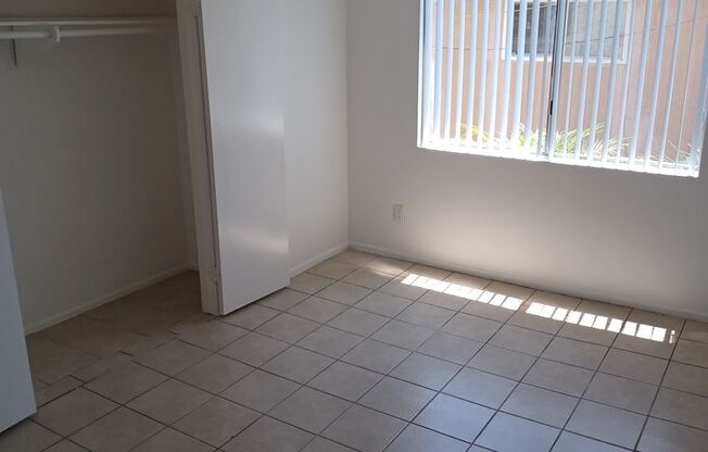 2 beds, 1 bath, $2,000