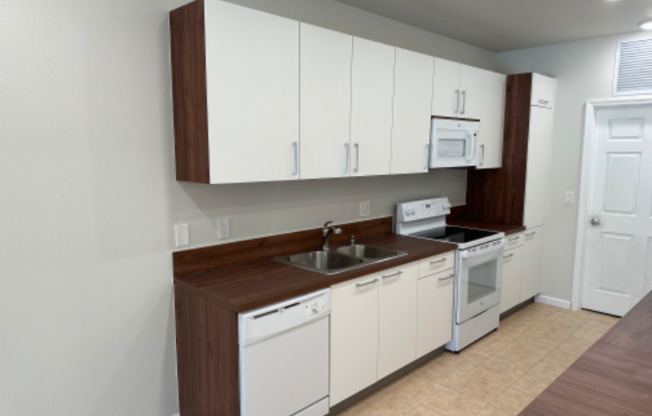 7414 SW 10 CT