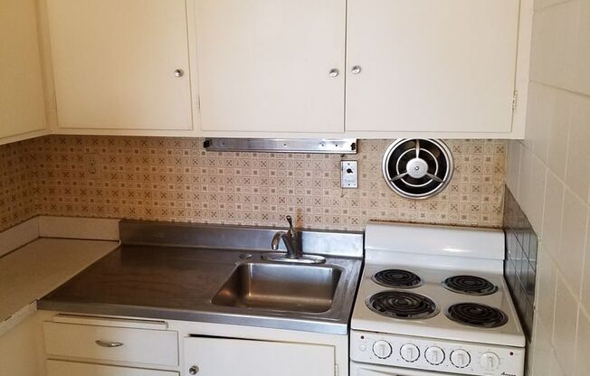 1 bed, 1 bath, 500 sqft, $600, Unit 1C