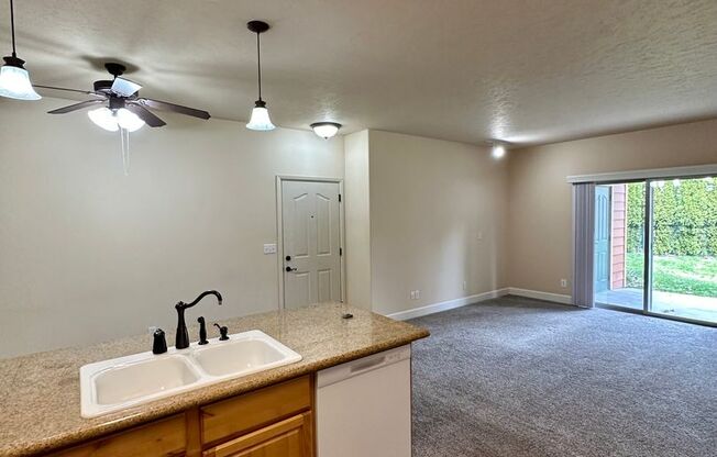 3 beds, 2 baths, $1,795, Unit 104