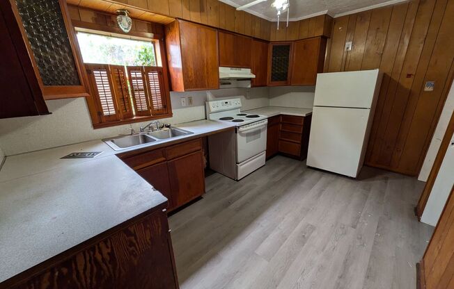 **Move-In Special! $200 off 1st Mo.** 495 Iowa Ave., Beaumont, TX 77705