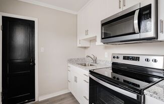 Charming Apartment Downtown Columbia - Housing Vouchers Accepted!