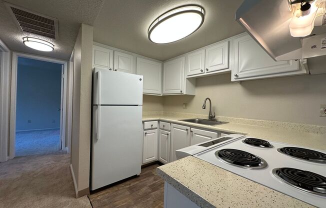 2 beds, 1 bath, 825 sqft, $1,675, Unit 490105