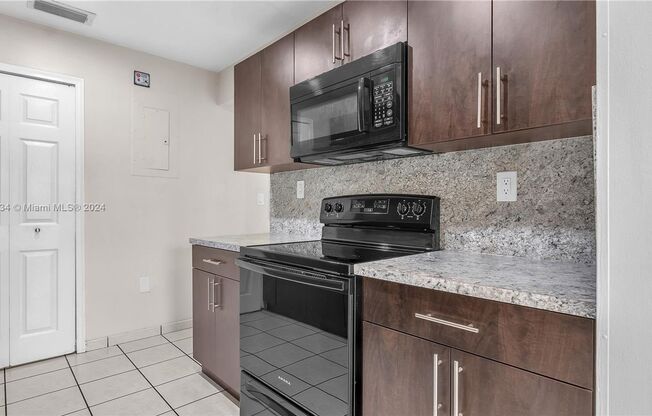 4 beds, 3 baths, 1,569 sqft, $3,450, Unit 10804 SW 72 St appt 115 (A11704834)