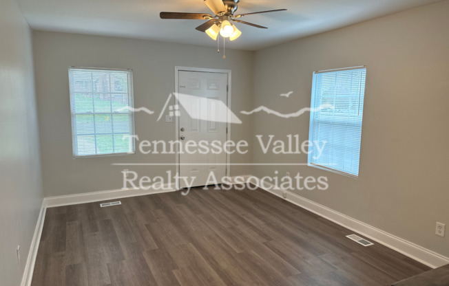 ALL NEW! Renovated, Move In Ready 1 bed/1 bath convenient to downtown and I-40!
