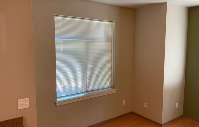2 Bedroom 2 Bath NEAR U of O