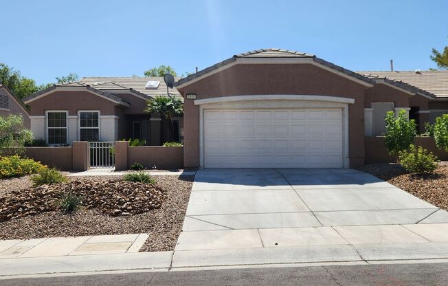 FRESHLY PAINTED 2 Bedroom Patio Home in Age Restricted Sun City Anthem