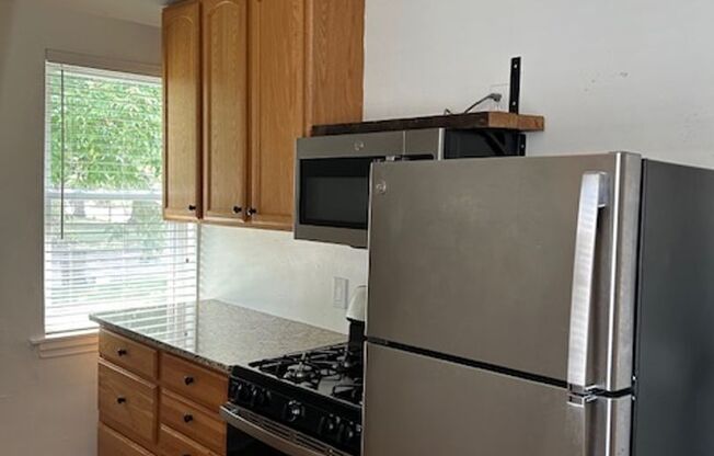 2 beds, 1 bath, $995