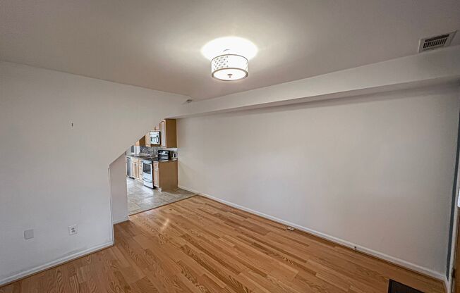 Beautiful 2 Bedroom 1 Bath Townhouse in Fantastic Old Town Location