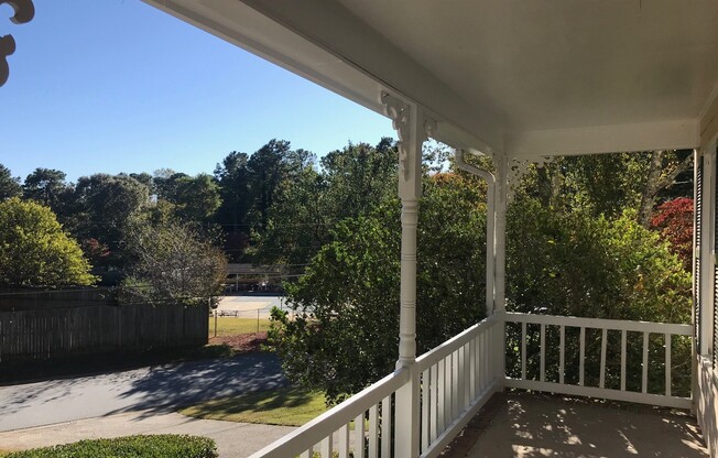 Great 4 Bedroom 2.5 Bath home in East Cobb Marietta