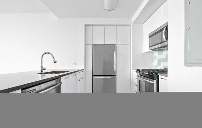 1 bed, 1 bath, $4,300, Unit 12C
