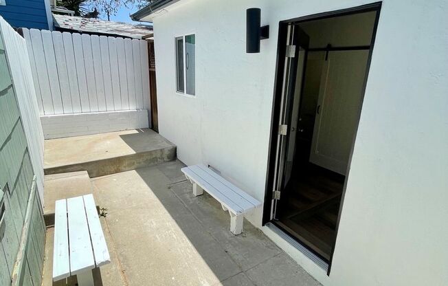 Remodeled Studio with side yard in the heart of San Diego