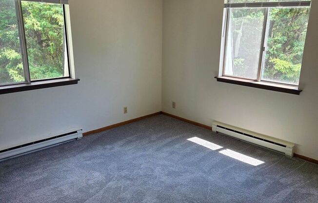 1384 Meadowcreek Dr.