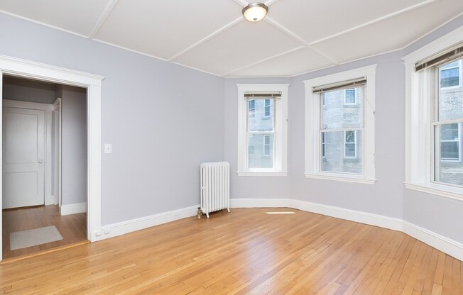 1 bed, 1 bath, 366 sqft, $2,250, Unit 33.