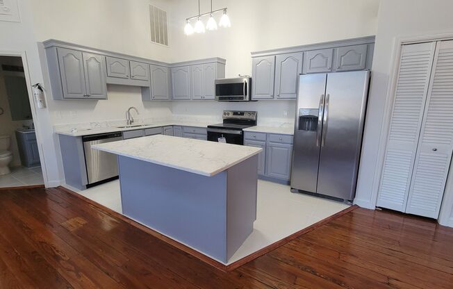 2 beds, 1 bath, 1,016 sqft, $2,650, Unit Suite 202