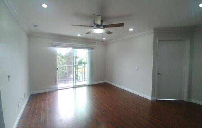 2 beds, 2 baths, 960 sqft, $2,950, Unit 202