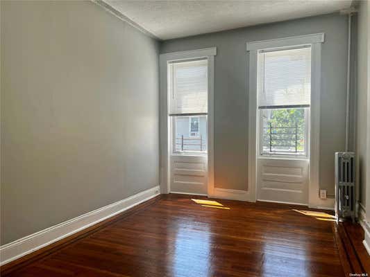 3 beds, 1 bath, 1,100 sqft, $2,900