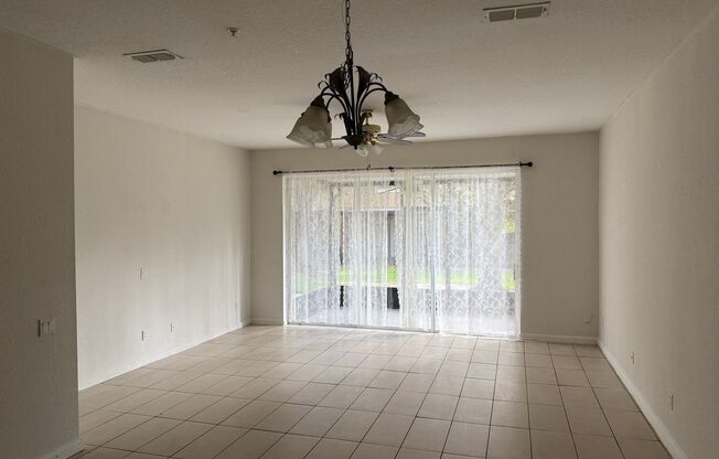 3 Beds 2.5 Baths Townhouse For Rent in Metrowest