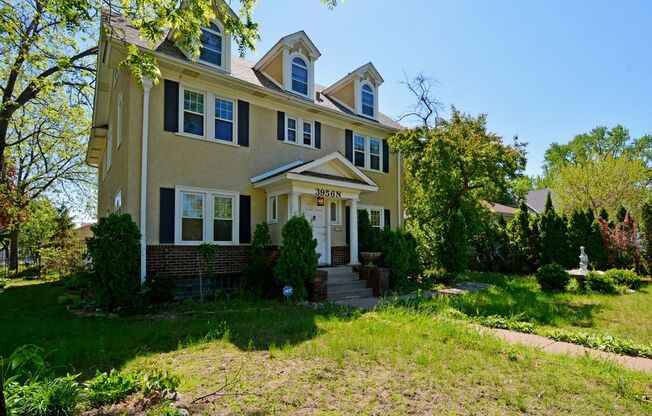 Beautiful Home For Rent in Minneapolis!