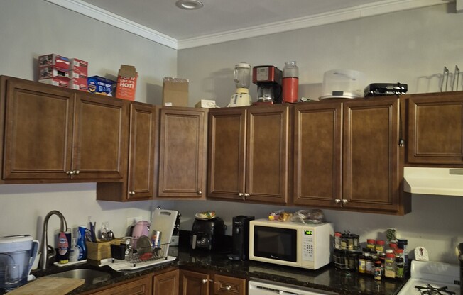 3 beds, 1 bath, $4,965, Unit 7