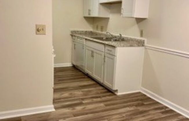 Adorable 2 bedroom 1 bath condominium
