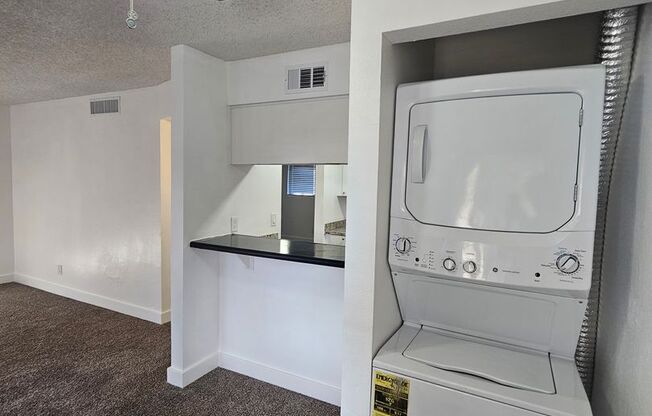 1 bed, 1 bath, 680 sqft, $1,250, Unit 323