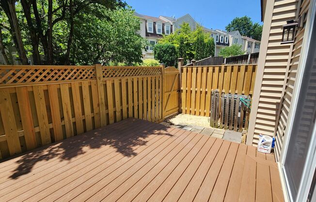 Townhome with Garage in Alexandria