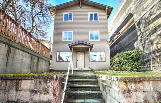 8 Bedroom home in the Heart of the U-district