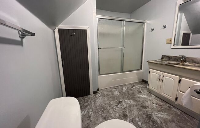 1 bed, 1 bath, $890, Unit Second Floor