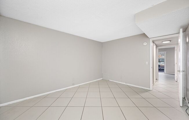 2 beds, 1 bath, 850 sqft, $1,680, Unit C112