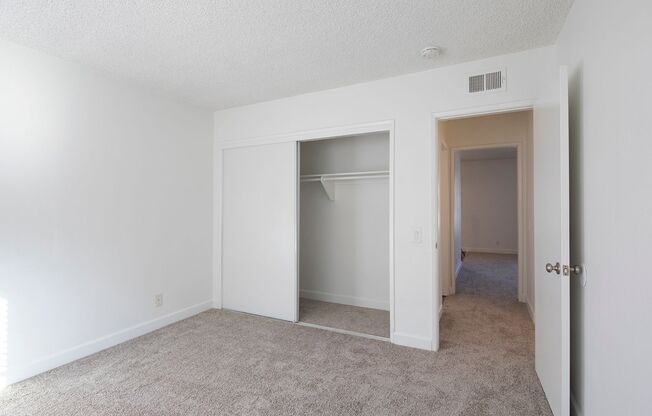 2 beds, 1 bath, 950 sqft, $2,375, Unit 36