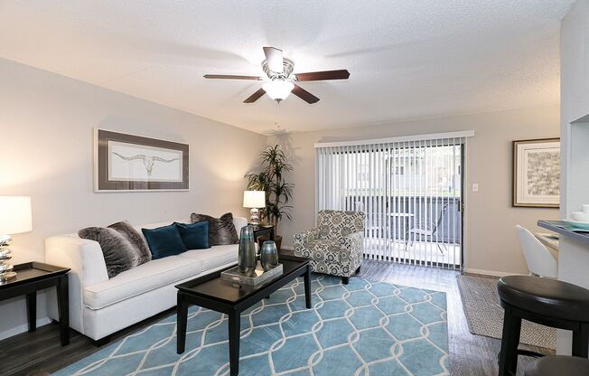 1 bed, 1 bath, 745 sqft, $835