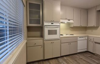 2 beds, 1 bath, $1,695, Unit 1