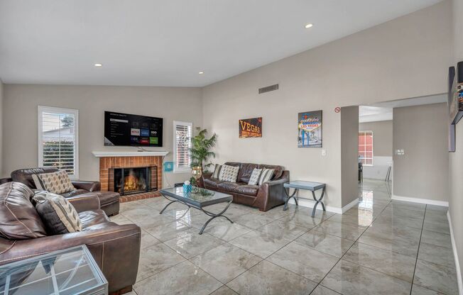 3 Bed FULLY FURNISHED Pool Home