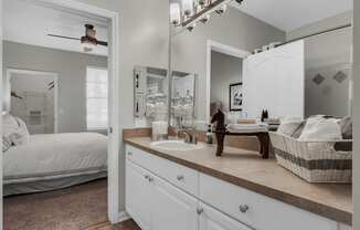 Grandewood Pointe Apartments 3701 grandewood blvd large bathroom and counter space