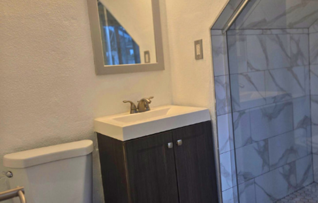 Studio, 1 bath, $1,300, Unit 01