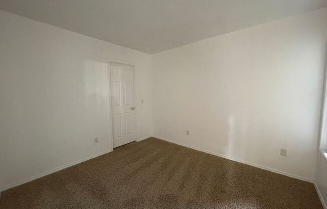 APPLY NOW - 4940 Summit Cir