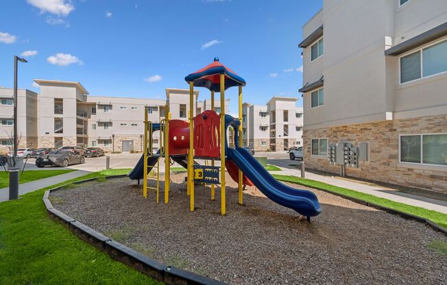 2 beds, 1 bath, 944 sqft, $1,469, Unit 332