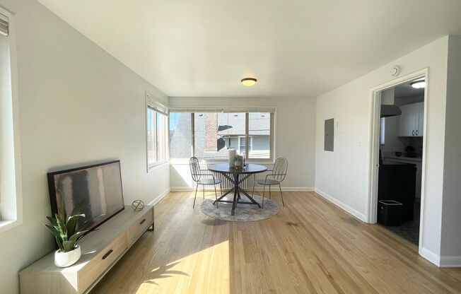 1 bed, 1 bath, 800 sqft, $1,895, Unit Halmark 203