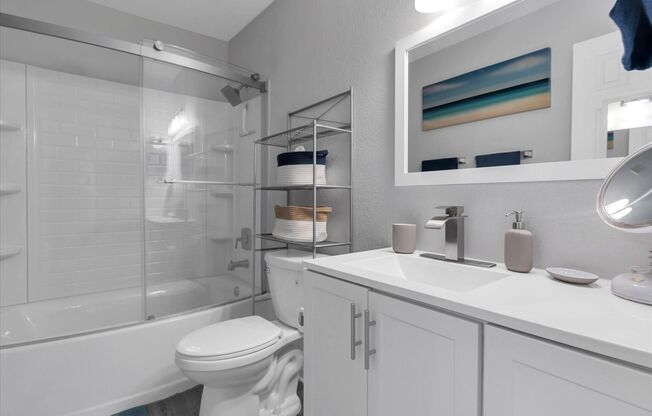 2 beds, 1 bath, $2,100