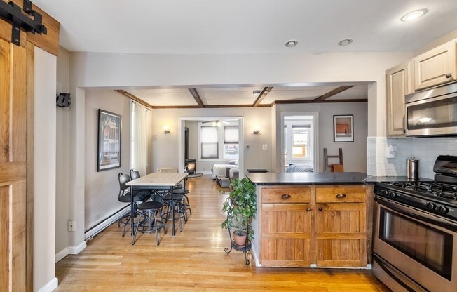 327 SUMNER ST