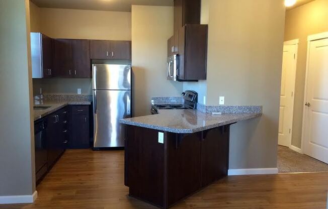 3 beds, 2 baths, 1,204 sqft, $1,895, Unit 337