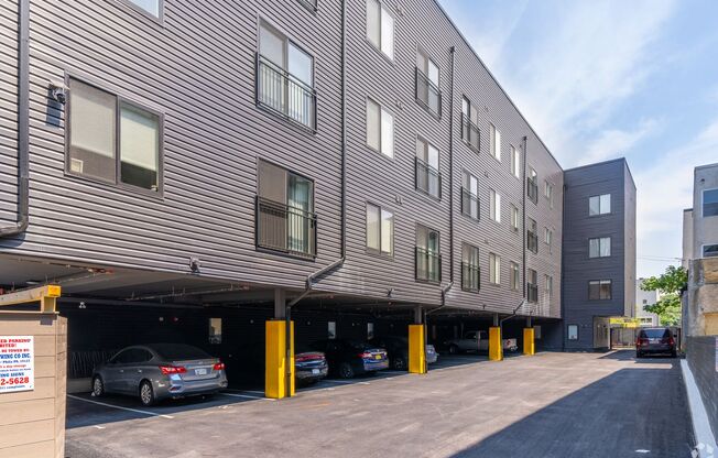 2 beds, 2 baths, 850 sqft, $1,925, Unit 1A