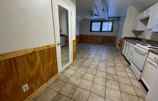 1 bed, 1 bath, $995, Unit Unit 7