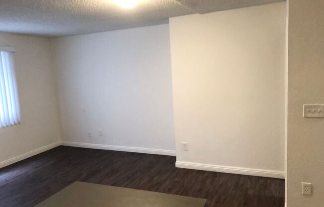 2 beds, 2 baths, 975 sqft, $2,395, Unit 120