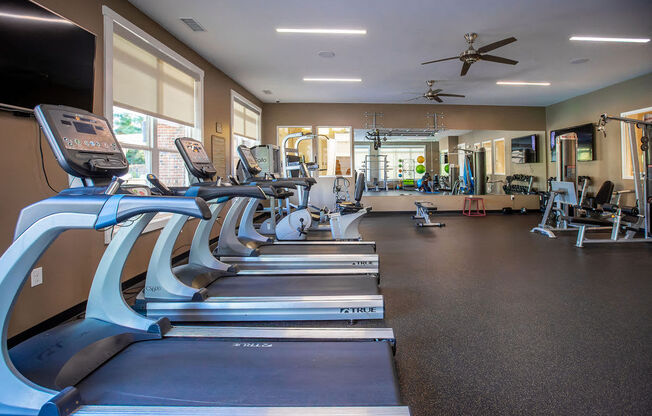 the gym at the monarch luxury apartments